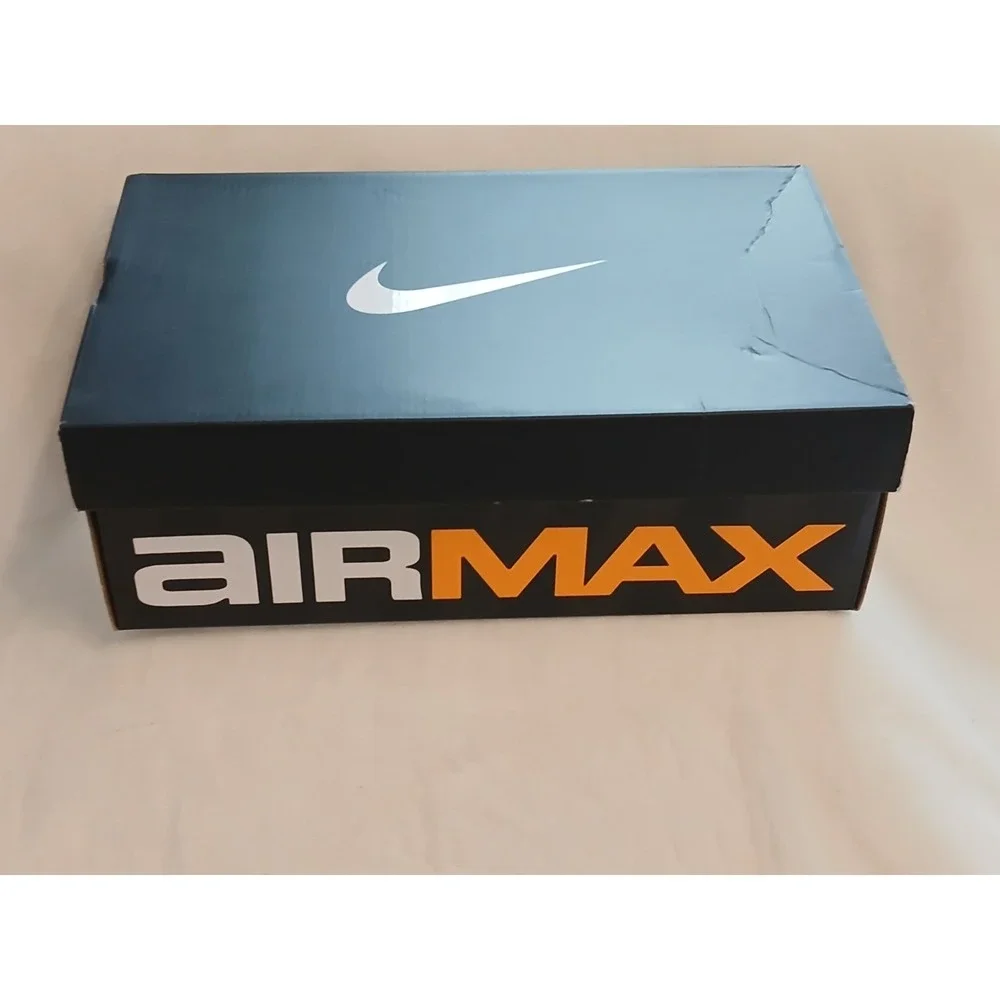 NIB - Wms Nike Airmax DN8 Sz 7.5 University Red